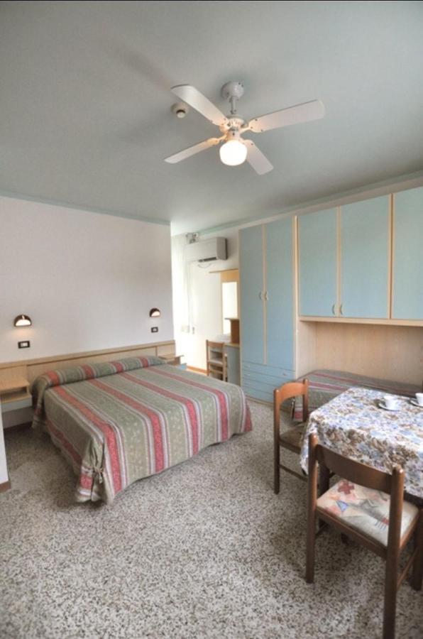 Aparthotel Lily *